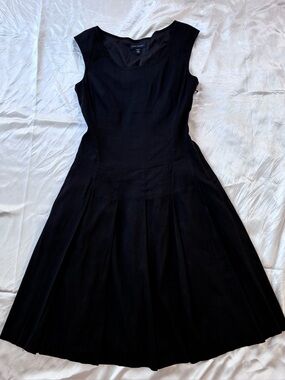 Banana Republic Black Fit & Flare Midi | Size 2 | Sleeveless Pleated Classic